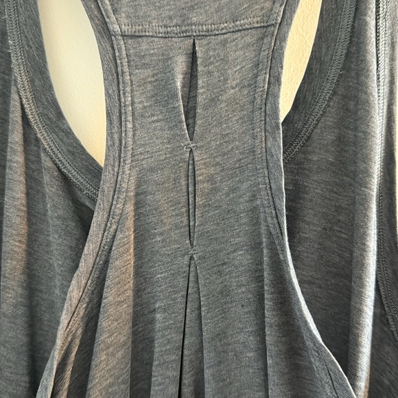 Lululemon tank - Picture 3 of 5